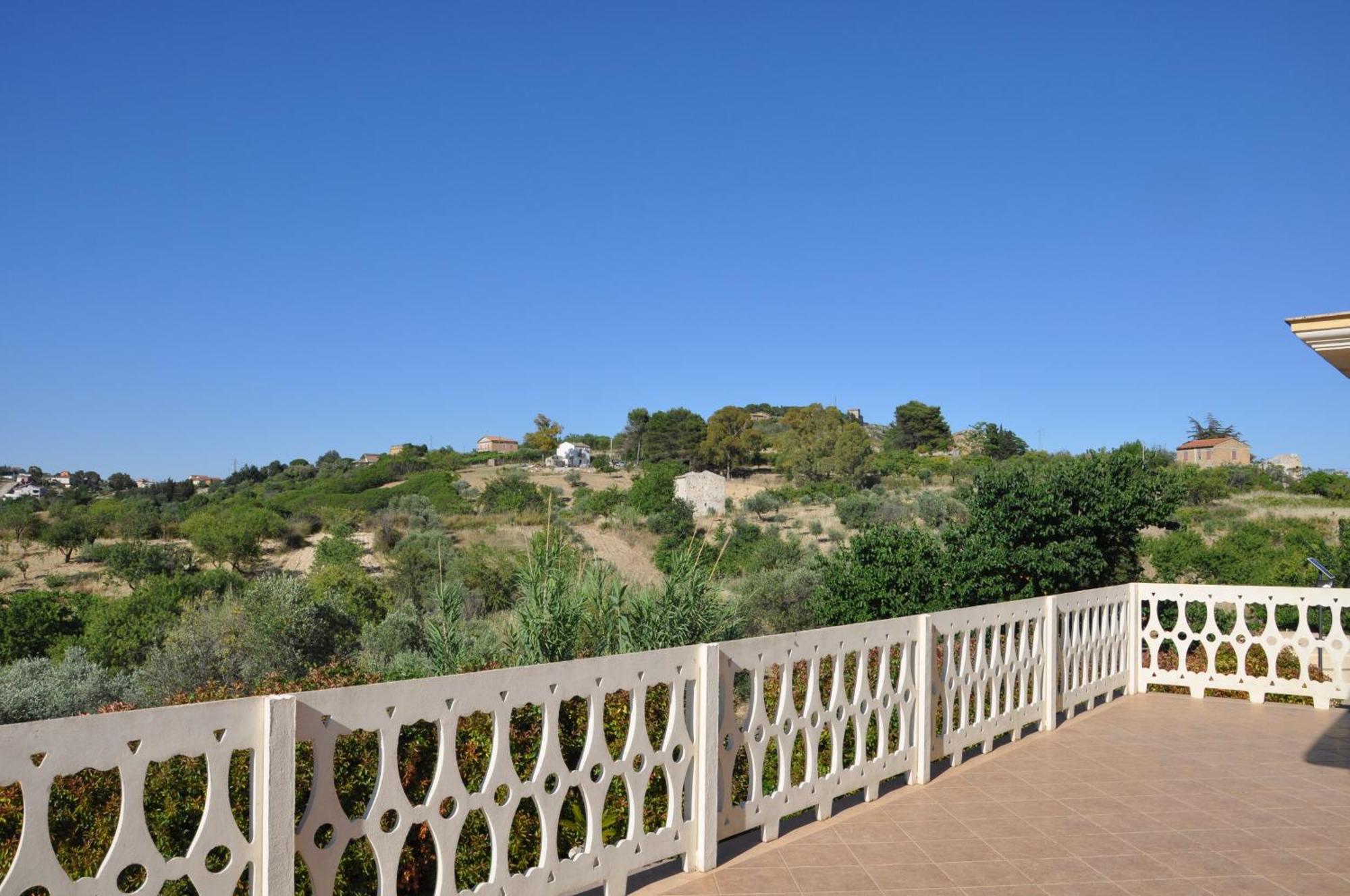 B&B La Terrazza Degli Scrittori Racalmuto Экстерьер фото